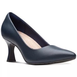 *NEW Clarks Navy Leather Pump